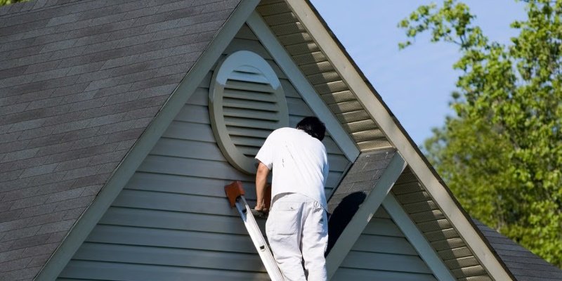 Professional exterior house painter contractor
